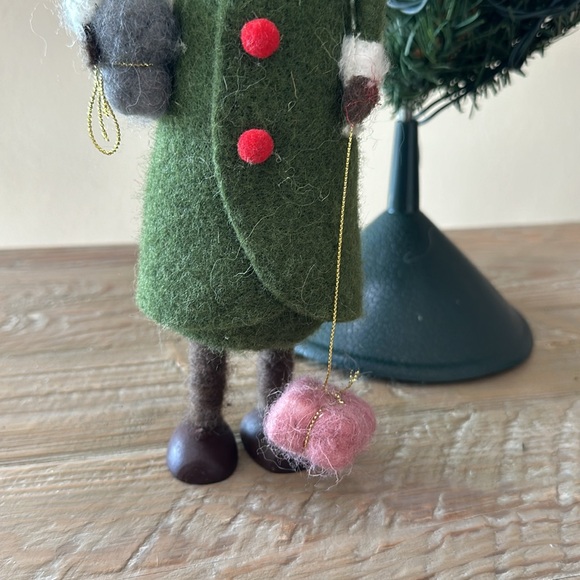 Wool Felt Santa w/Red Hat - Picture 4 of 13